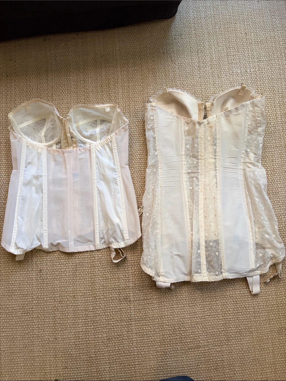 Bali Ivory/Off-White Lace Longline Bustier Corsets (Pair) vintage 1960’s - Picture 4 of 7